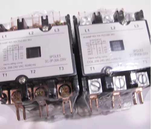 Three poles contactor