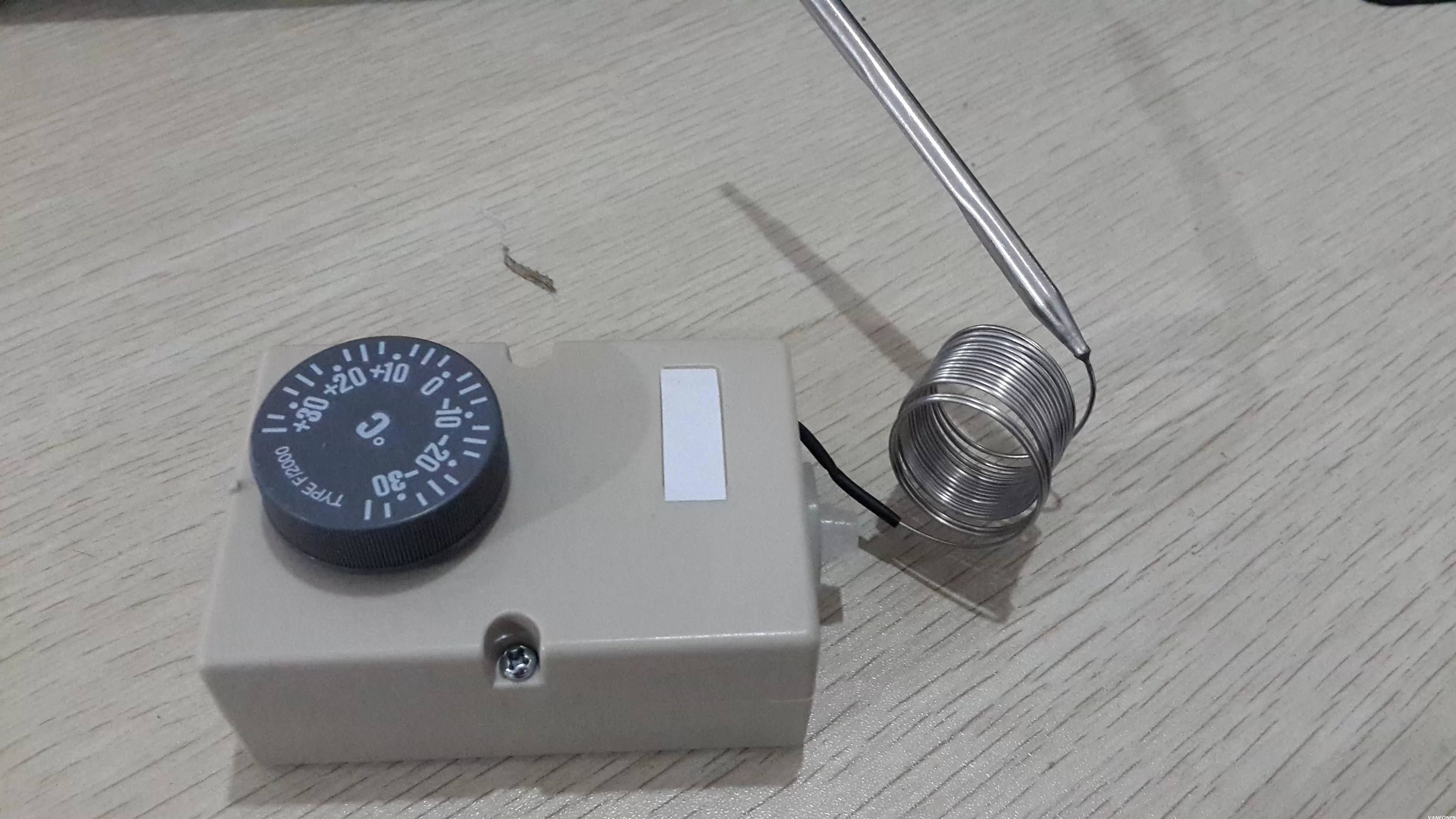 F2000 thermostat price