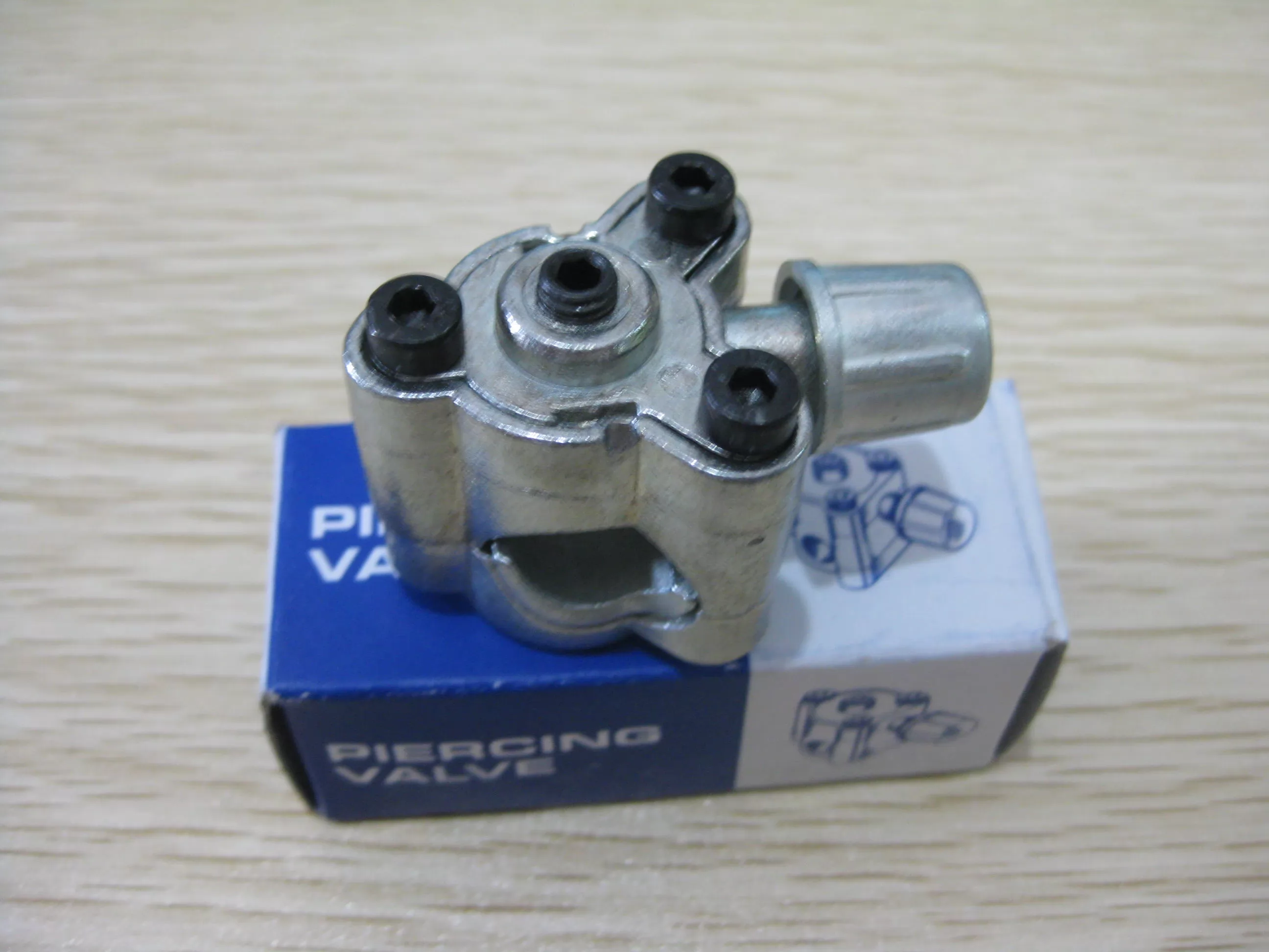 china Piercing valve
